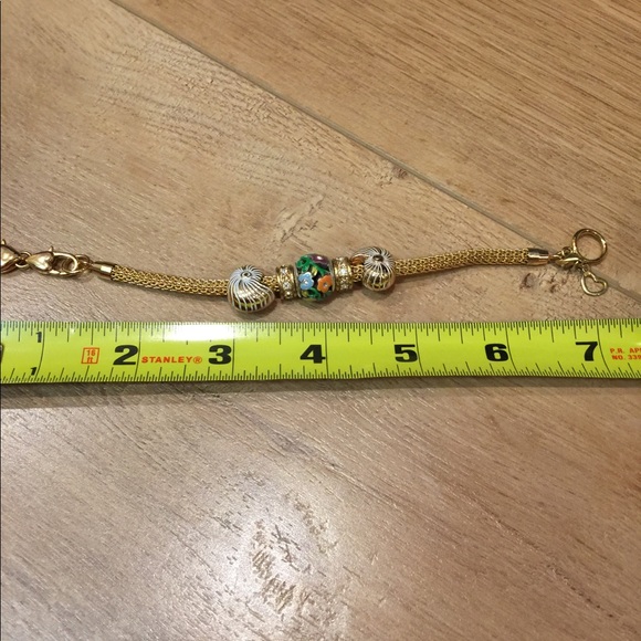 Pretty bead bracelet - Picture 3 of 3